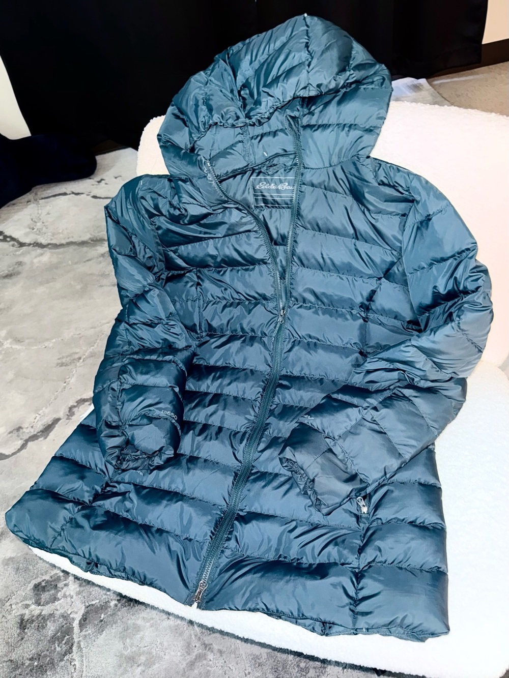 Eddie Bauer Women's light puffer jacket green Medium Hooded